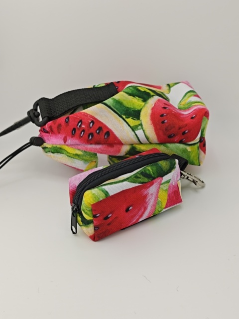 Saszetka na smaczki z etui na kupoworki | melon | gratis woreczki