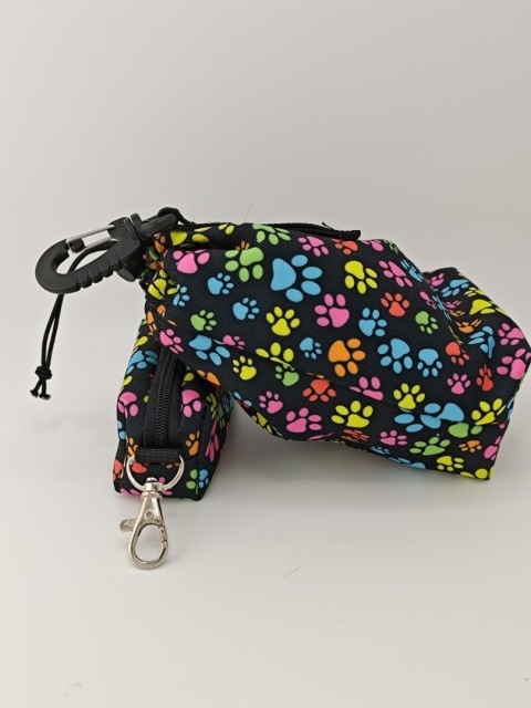 Saszetka na smaczki z etui na kupoworki | psie łapki | gratis woreczki