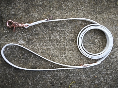 Smycz miejska PVC | 2m | biały | karabińczyk spustowy różowe złoto